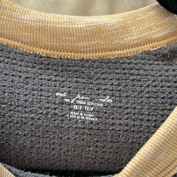 Urban Outfitters tiny top - Picture 3 of 4